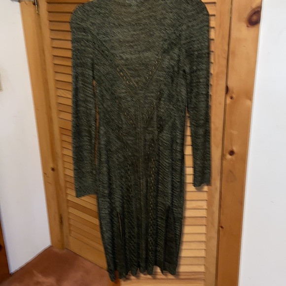 LONG OPEN CARDIGAN IN SHADES OF OLIVE. SIDE SLITS. WORN ONCE. - Picture 5 of 7